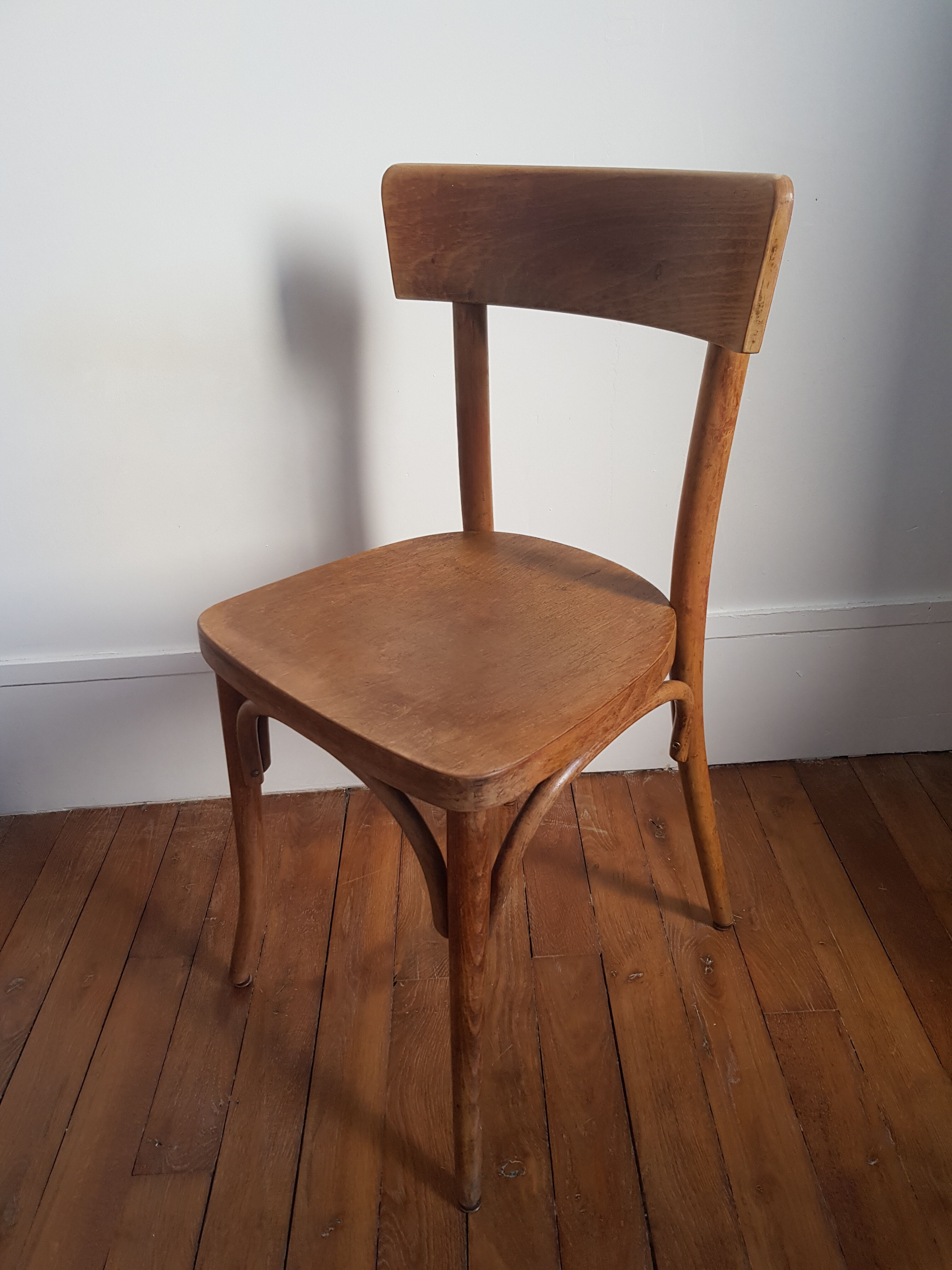 Chaise bistrot en bois clair