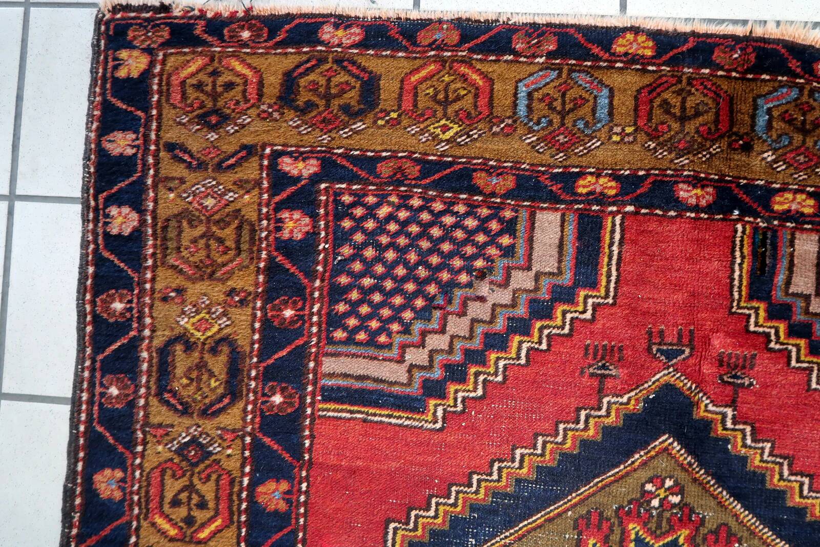 Handmade antique Turkish Anatolian rug 115cm x 218cm, 1920s