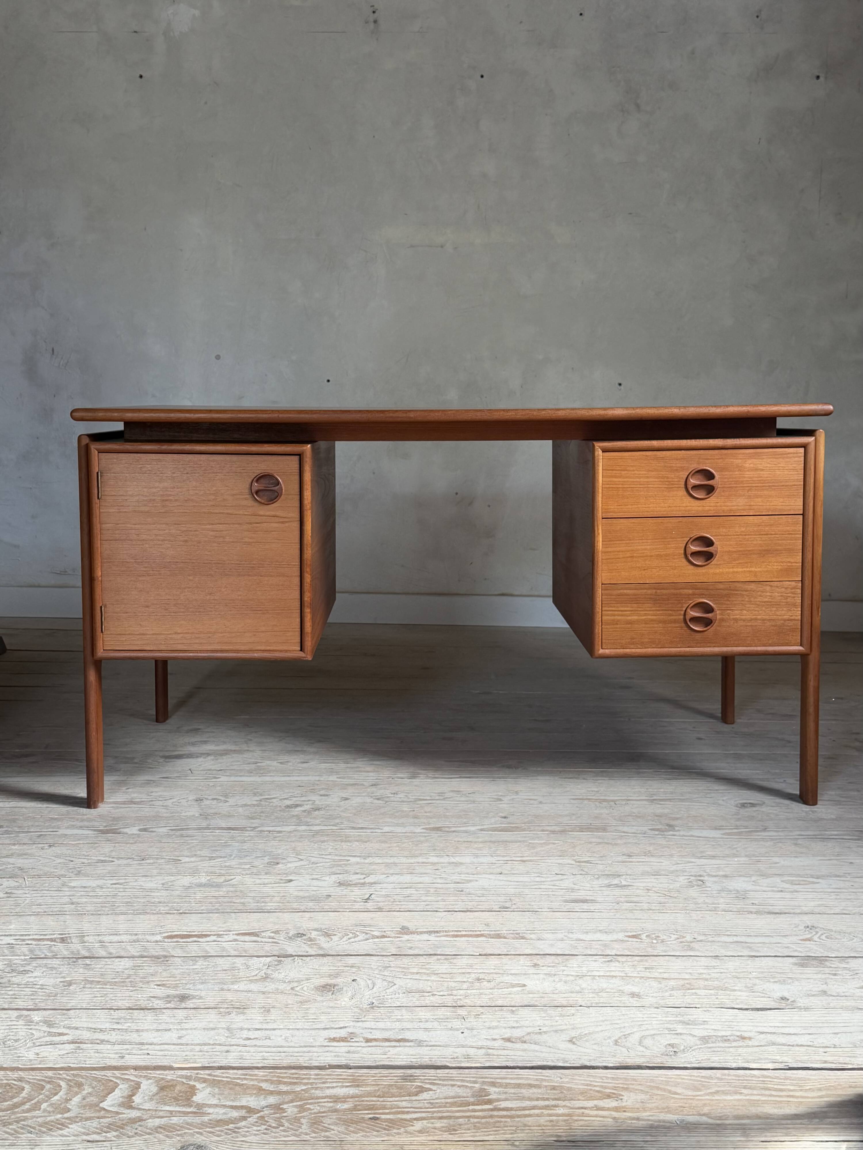 Bureau vintage scandinave teck,  Danemark