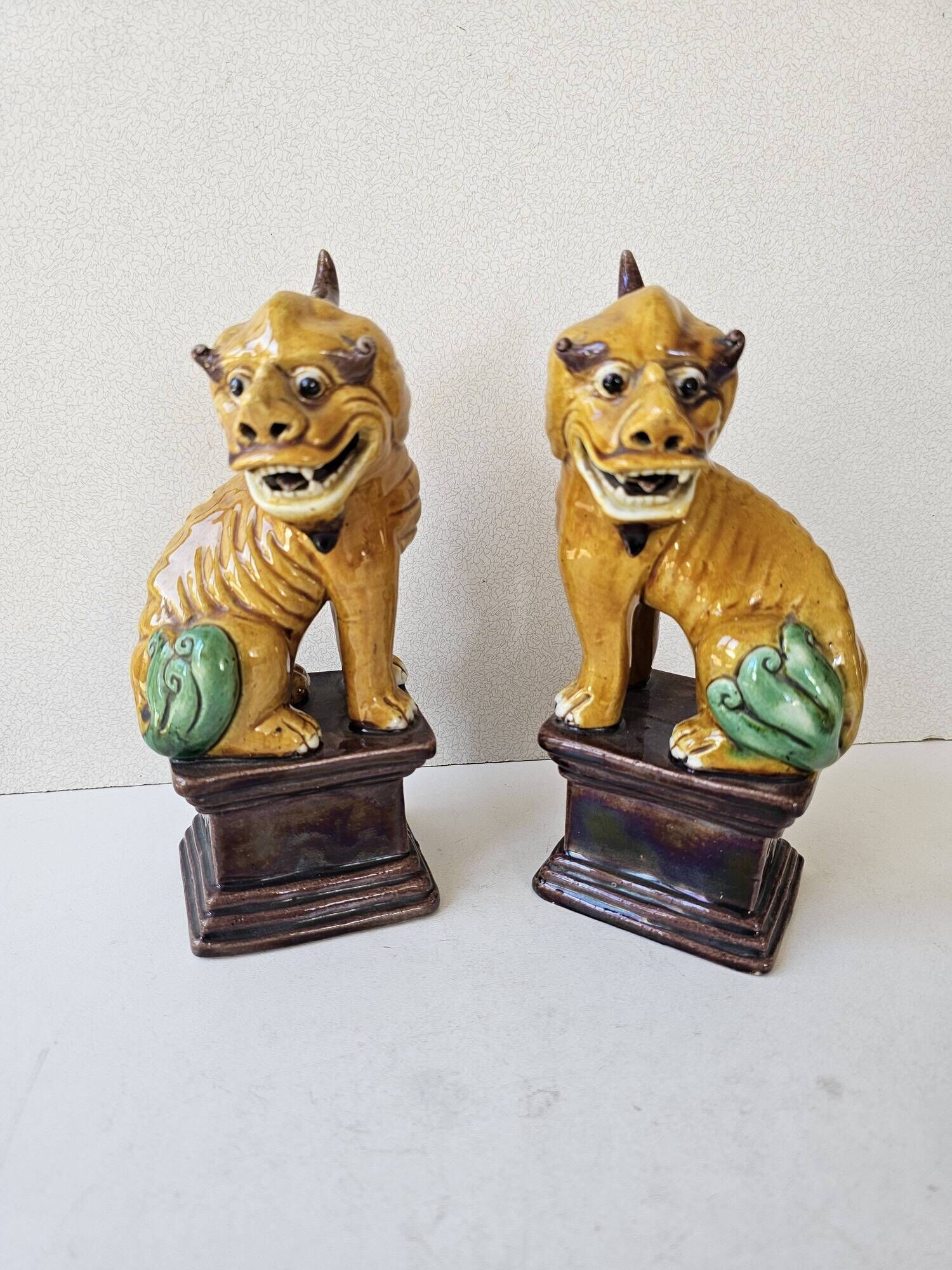 Porcelain Sculpture Pair of Chinese Foo Dogs (Sancai)