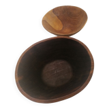 Set of two salad bowls carved in wood
