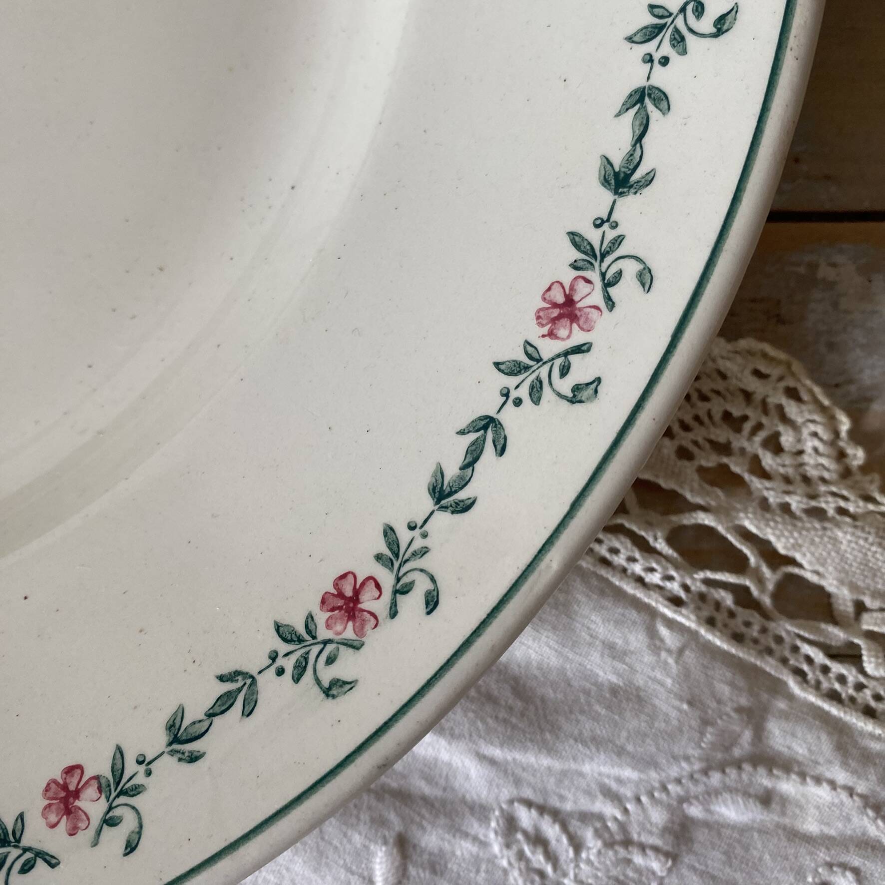 Old Longwy plate 30 cm, Blois model, early 20th century.