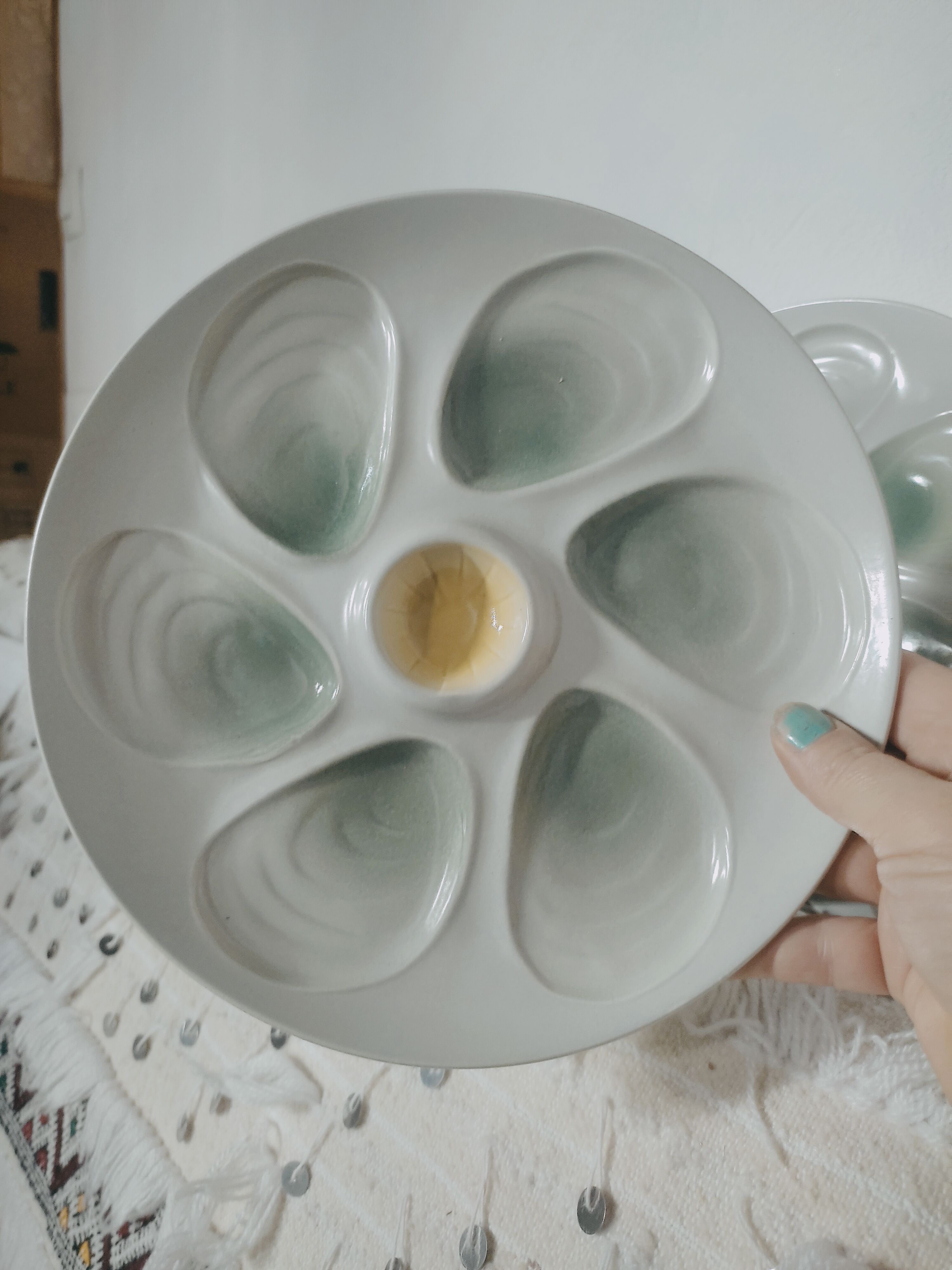 8 oyster plates in slurry by salins