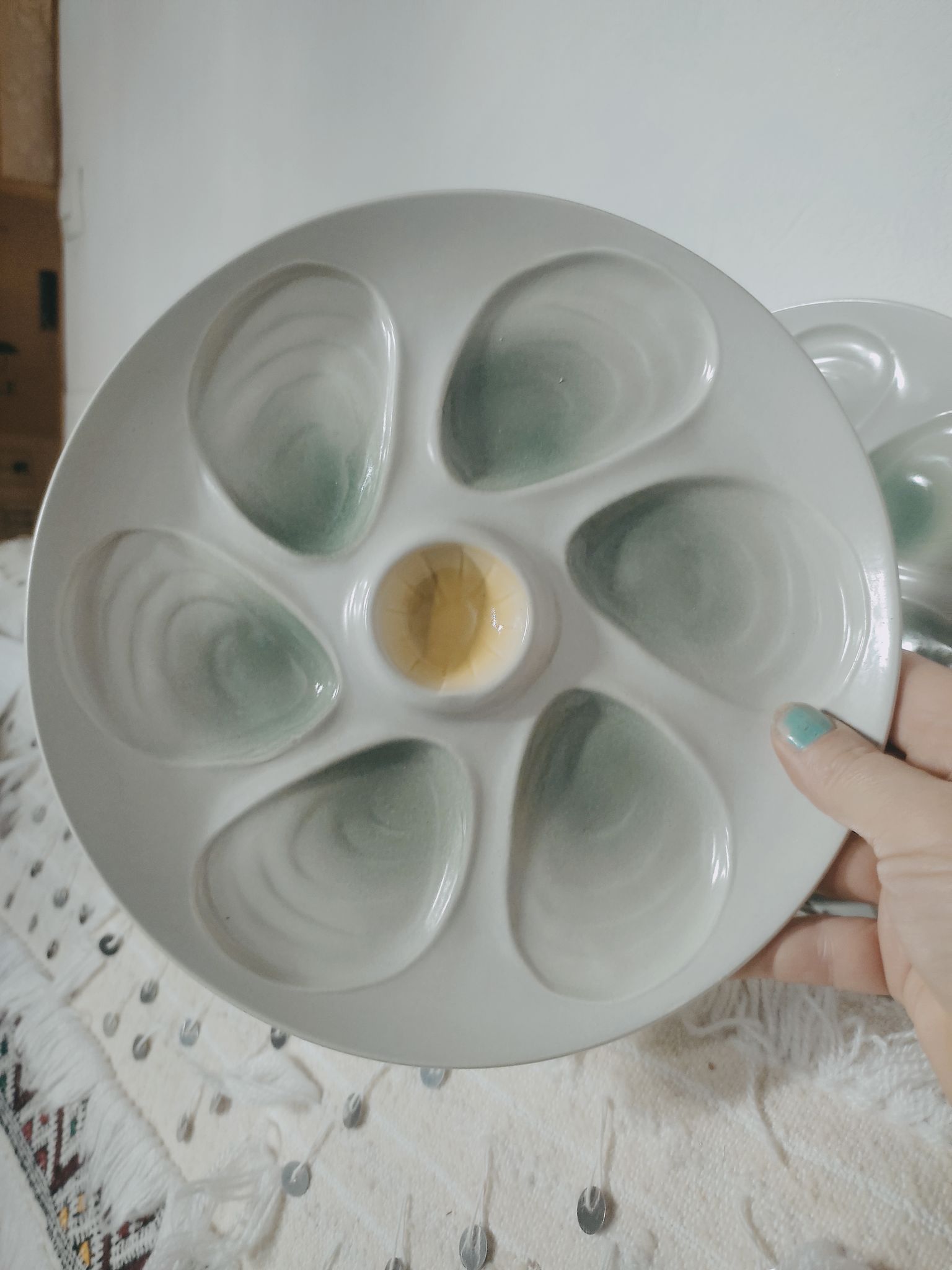 8 oyster plates in slurry by salins