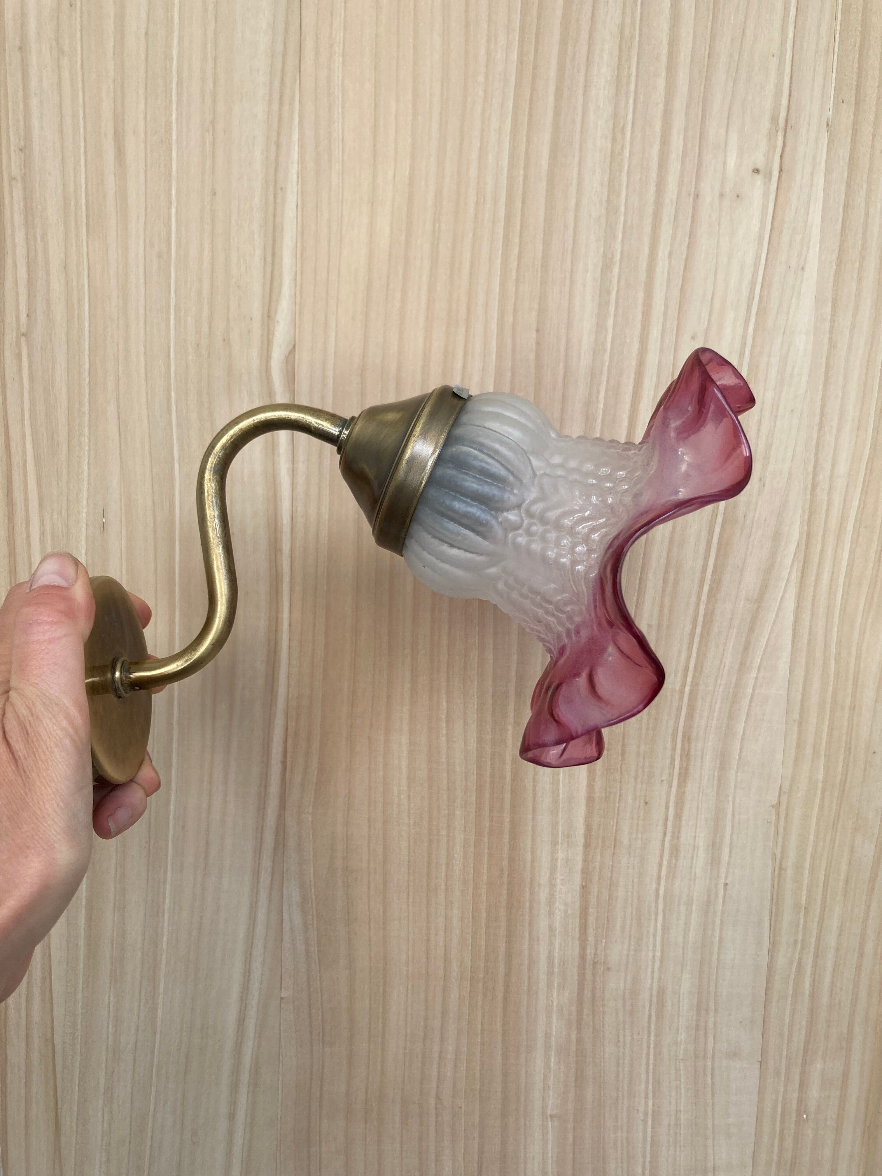 Pink tulip wall lamp