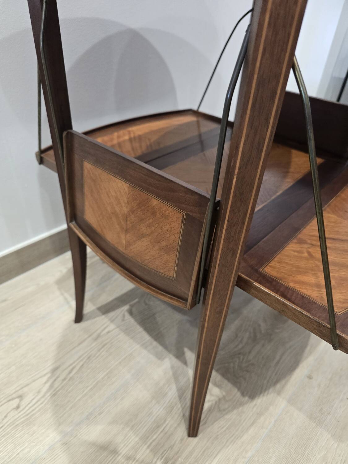 Folding tea table in marquetry wood - removable top