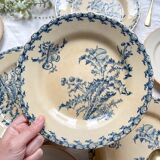 4 Gien Thistle ironstone plates + 4 small mismatched Tulowice stoneware plates