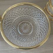 Saladier et coupelles en verre taillé et laiton