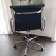 EA117 armchair Vitra