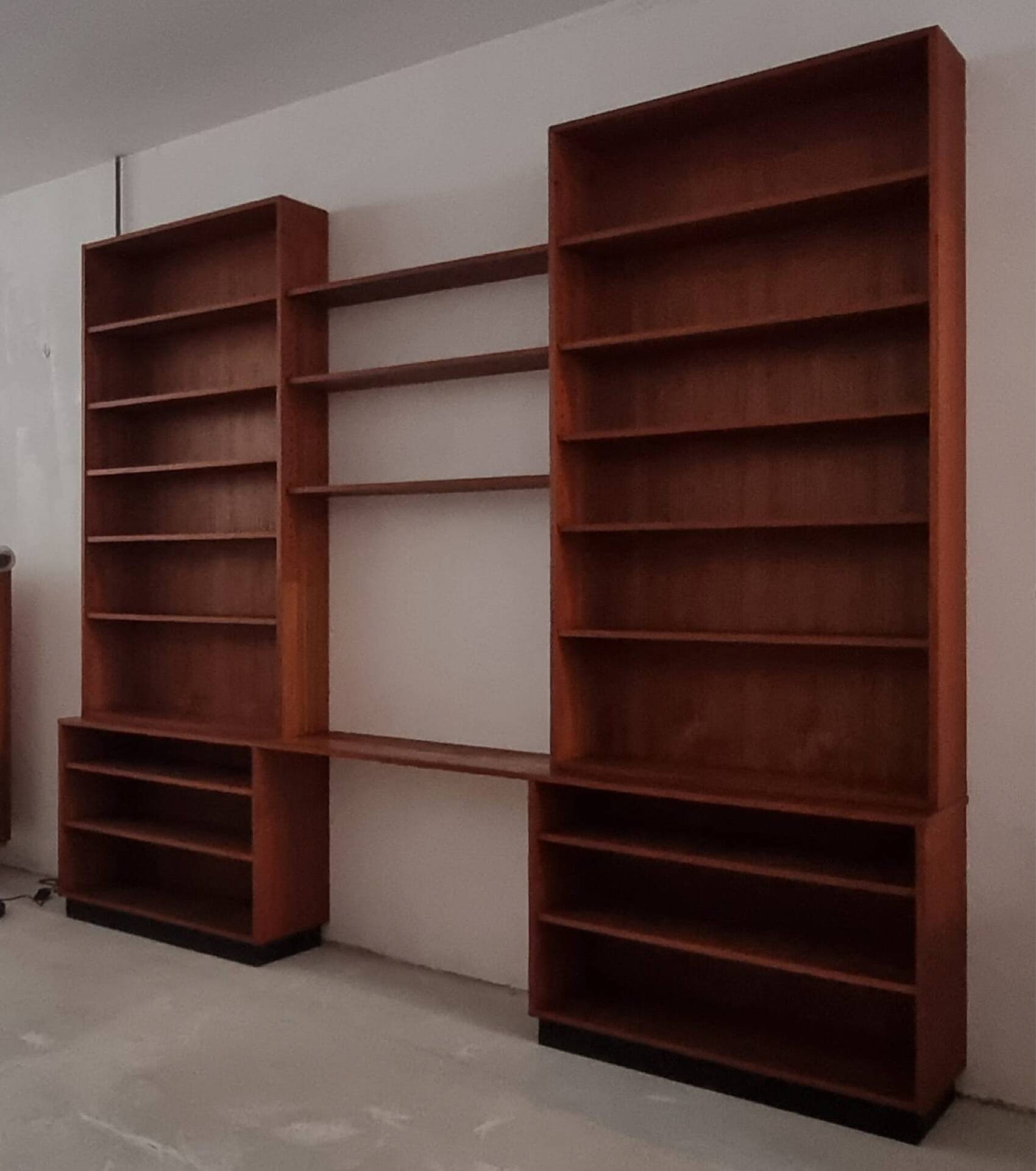 Mid-century library
