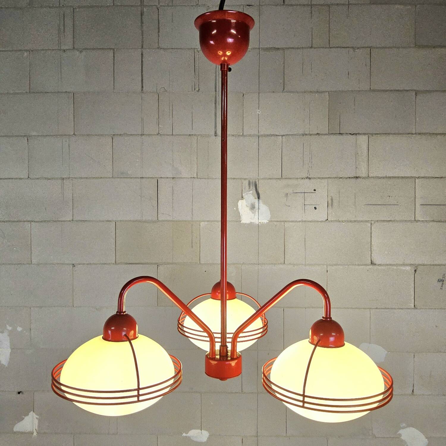 Lampe pendentif vintage rouge de l'ère spatiale / lustre (Stilnovo) Sputnik