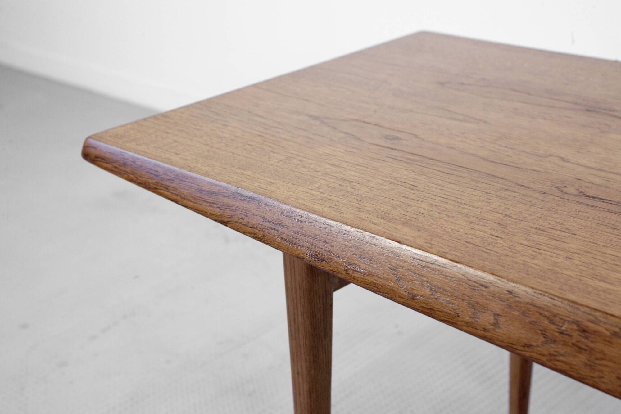 Midcentury 'Gordon Russell' Walnut Coffee Table. Vintage Modern