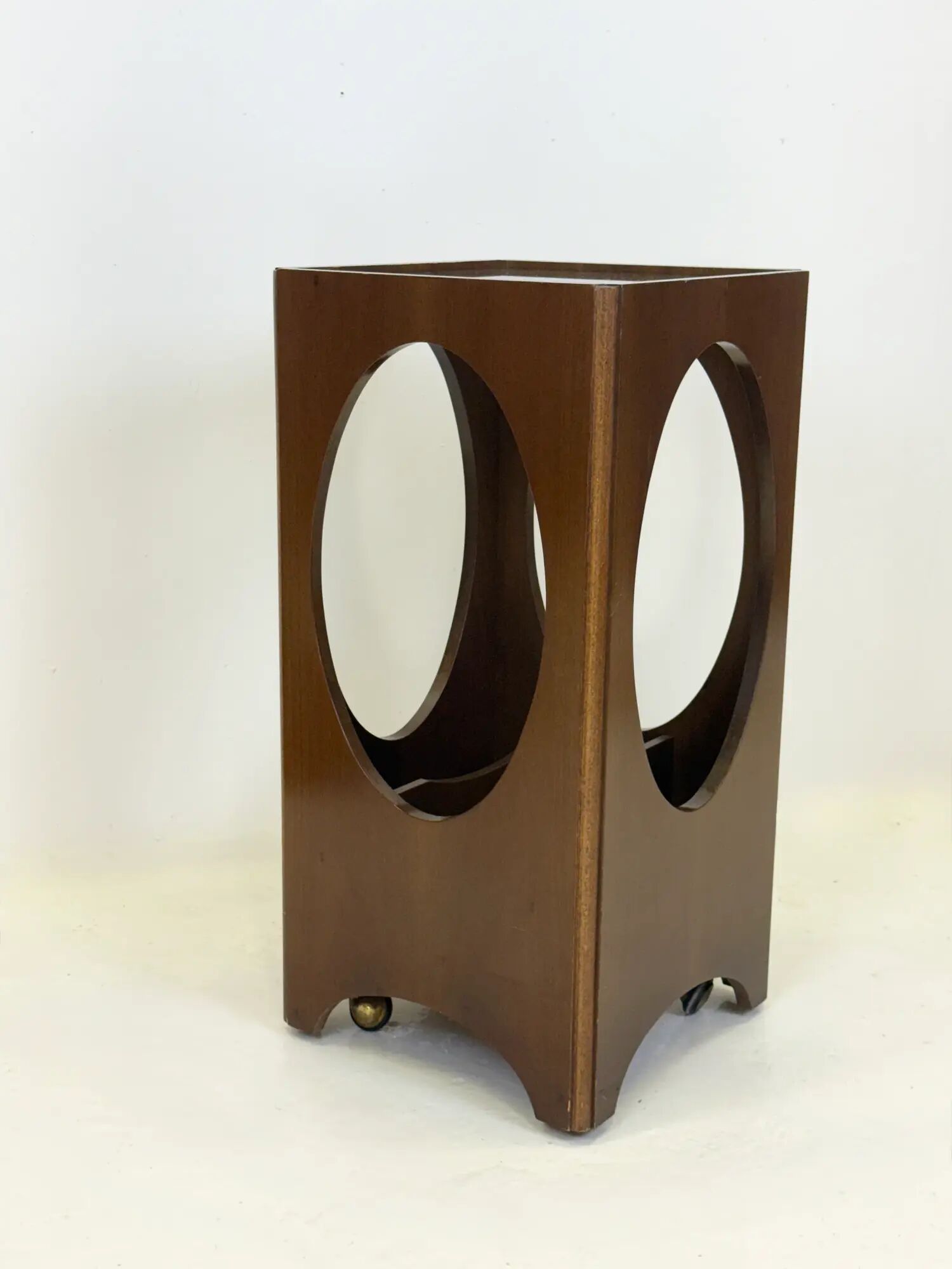 Vinyl storage side table — Italy, 1960s