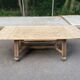 Table à manger extensible Louis XIII décapée en chêne années 50