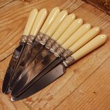 Set of 9 knives