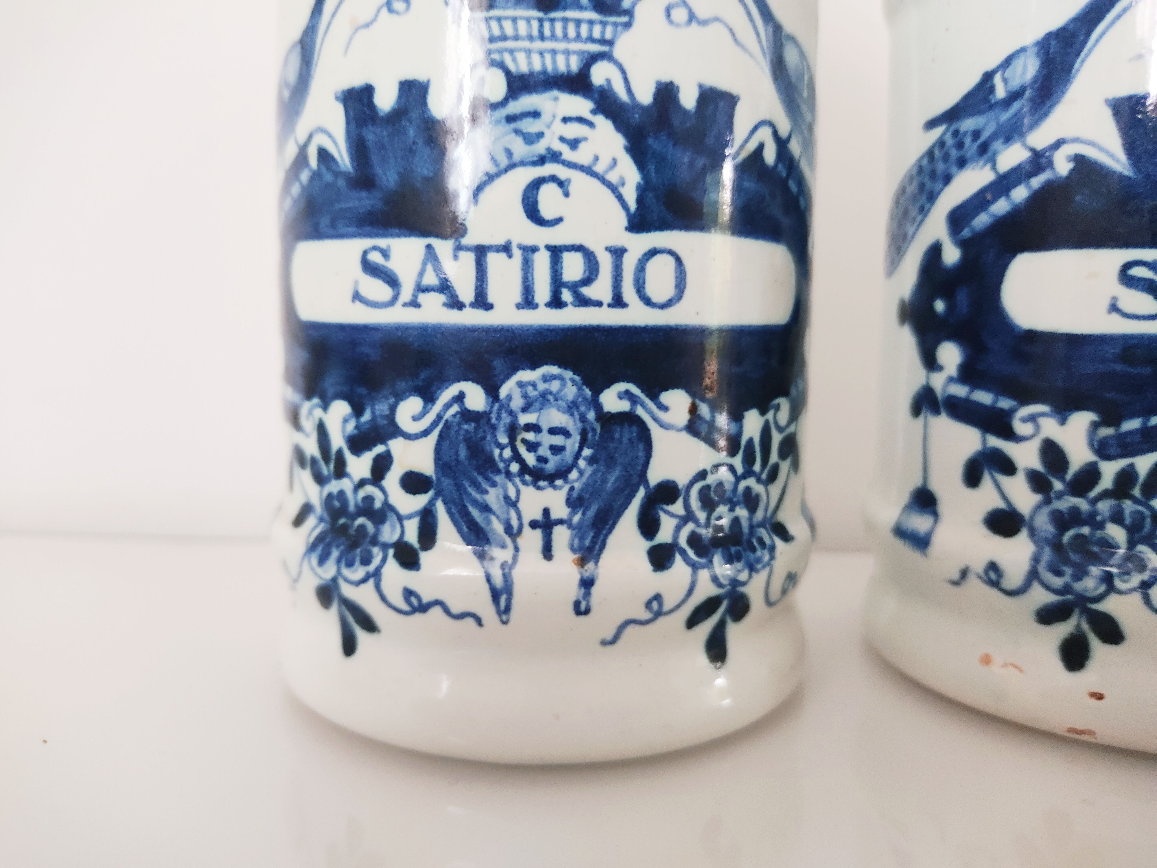 Oud Delft set of two pharmacy jars
