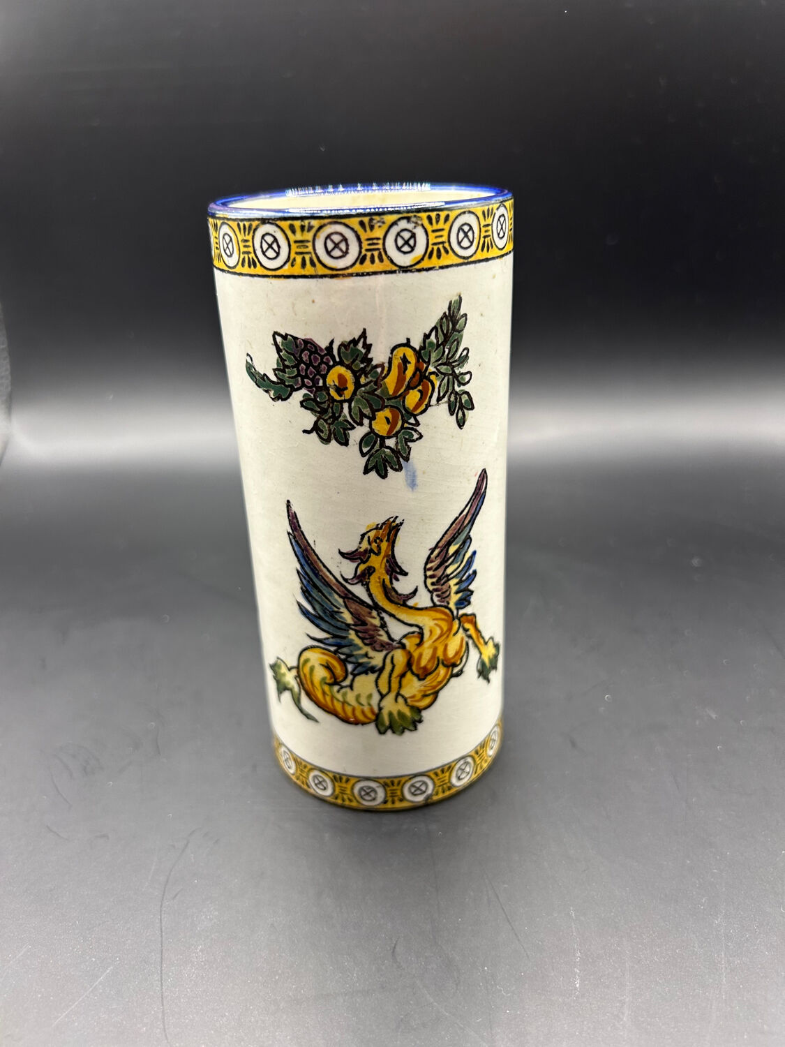 Small cylindrical vase in Gien earthenware - Renaissance pattern