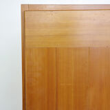 Armoire en pin massif de la Maison Regain, années 70