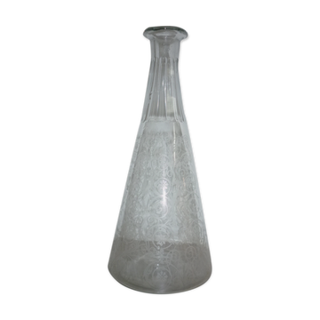 Carafe à eau en verre décor gravé