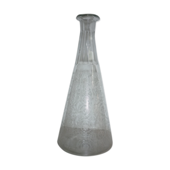 Carafe à eau en verre décor gravé