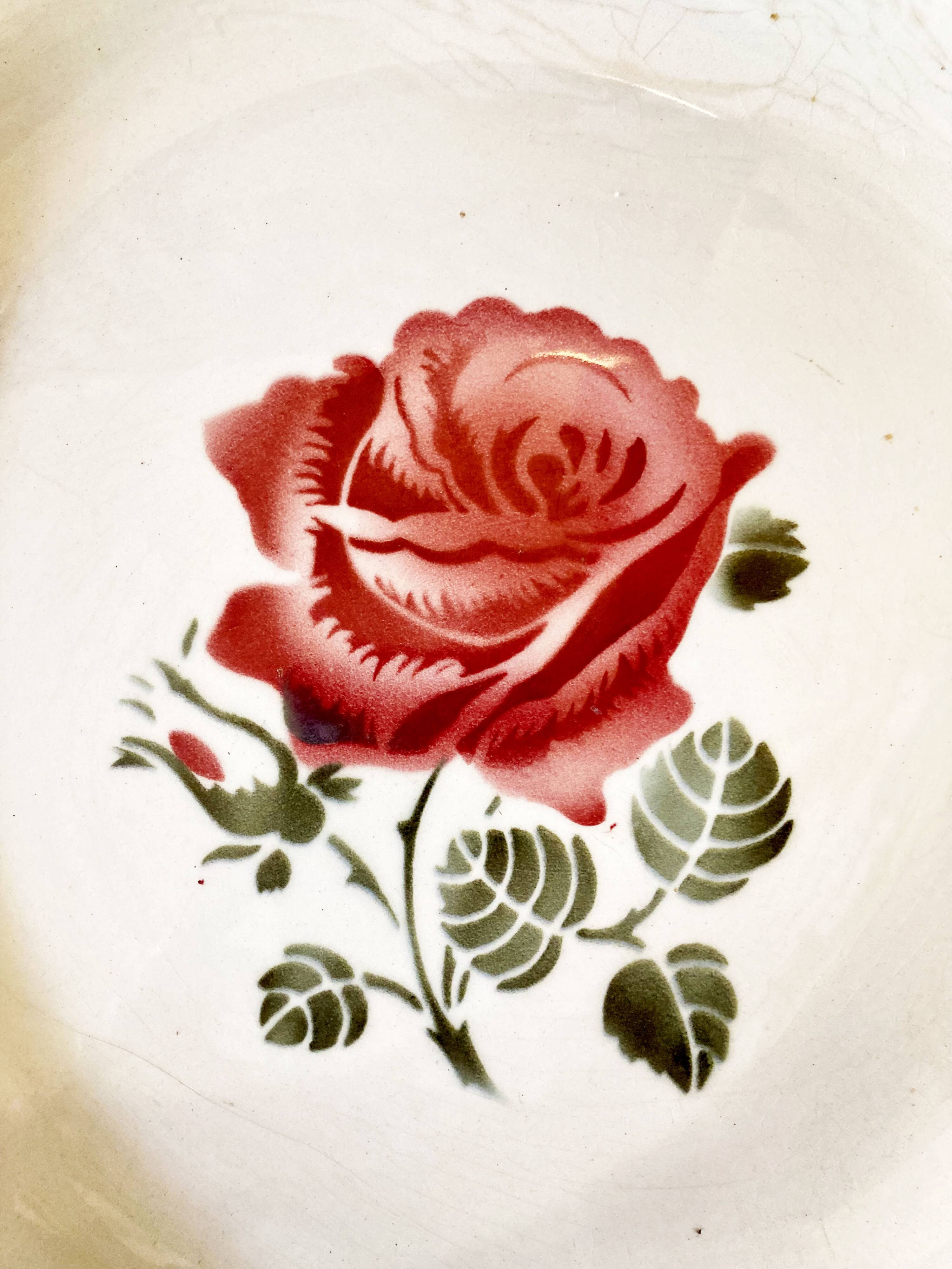 Dish with rose decoration