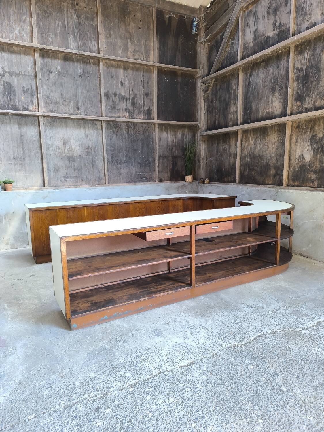 Ensemble de 2 comptoirs de magasin 1950