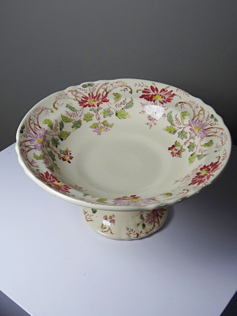 Compotier ancien Longchamp Terre de Fer modèle Pâquerettes polychrome
