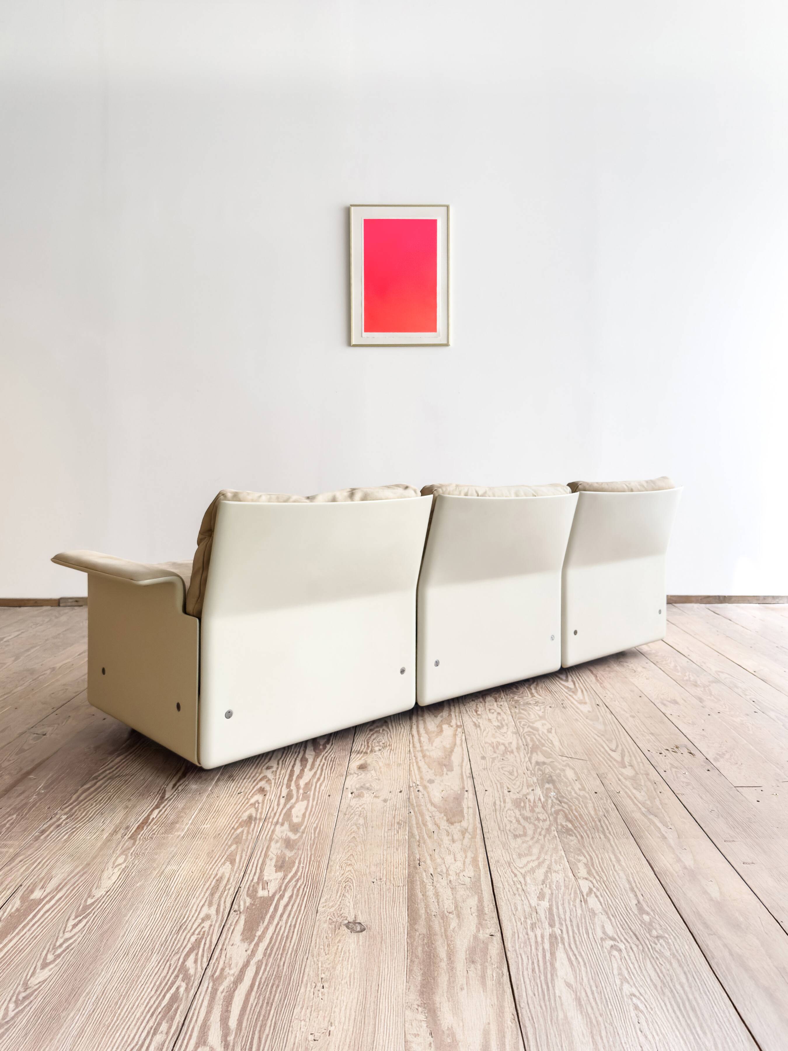 Canapé design 620 en suédine beige par Dieter Rams pour Vitsœ – Mid-Century