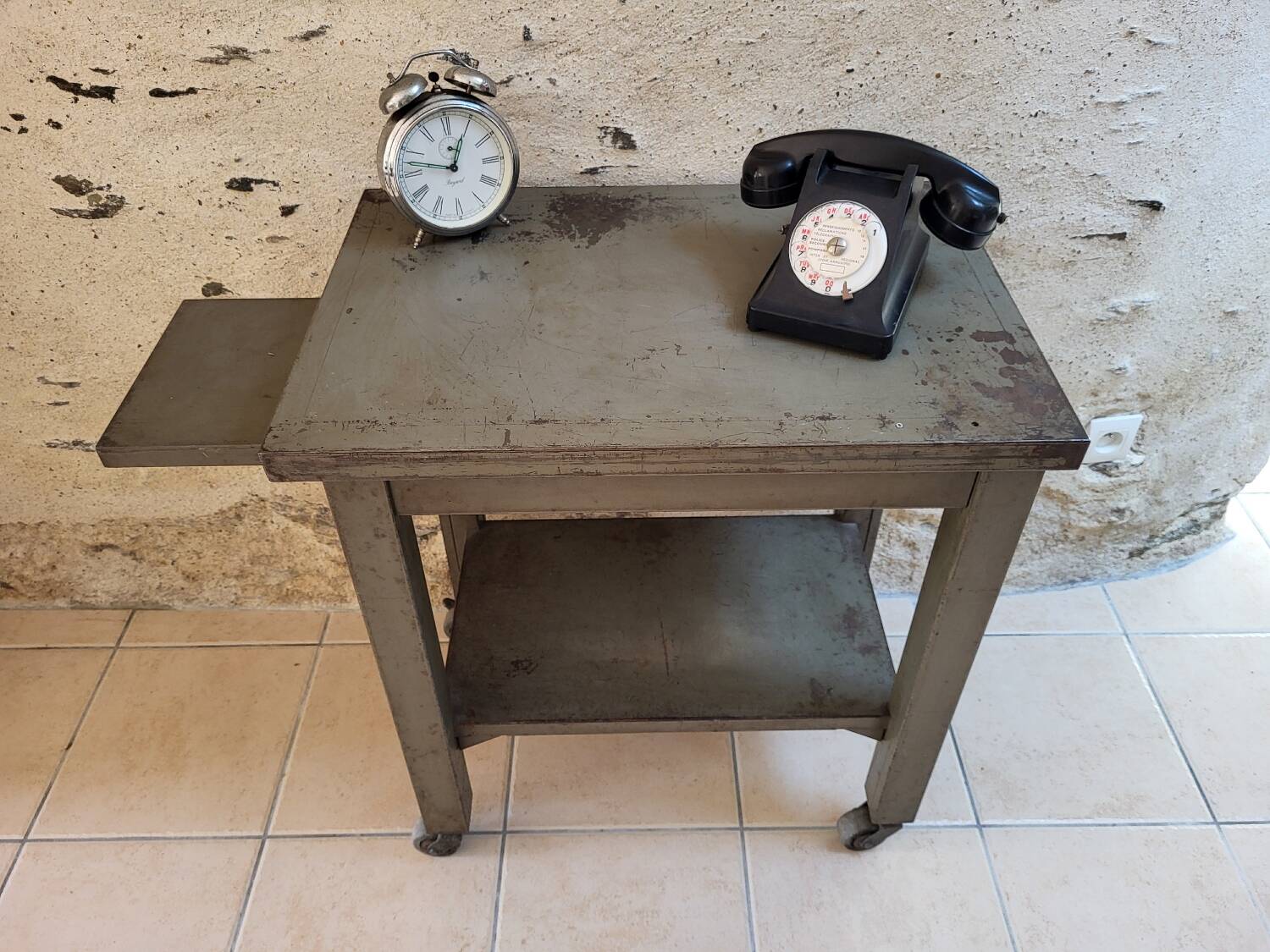 Metal serving trolley