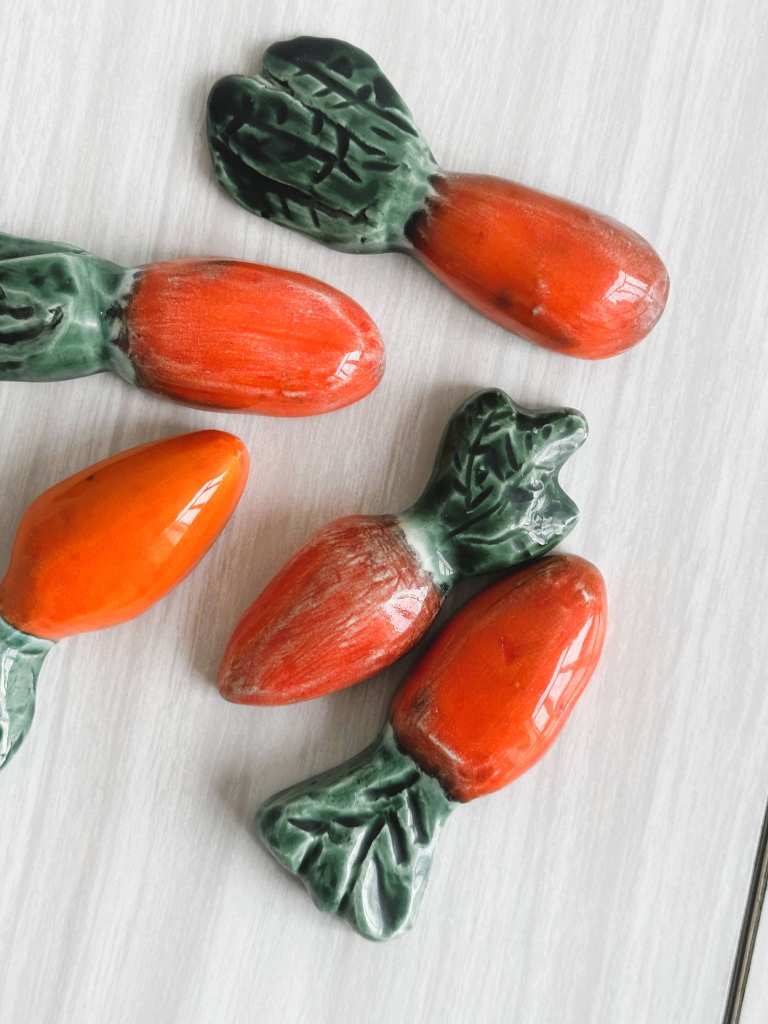 set of ceramic carrot knife holders