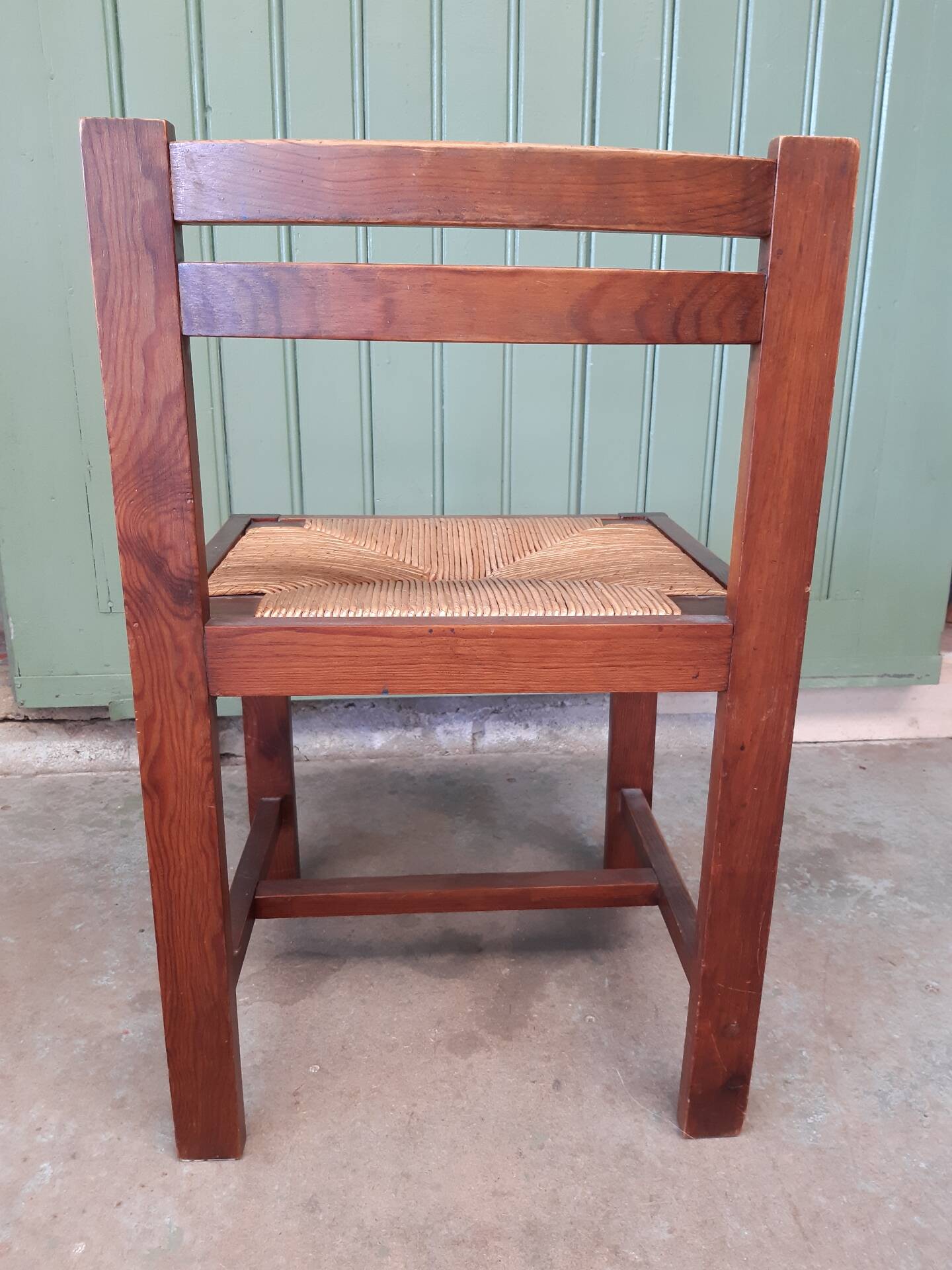 4 straw chairs.