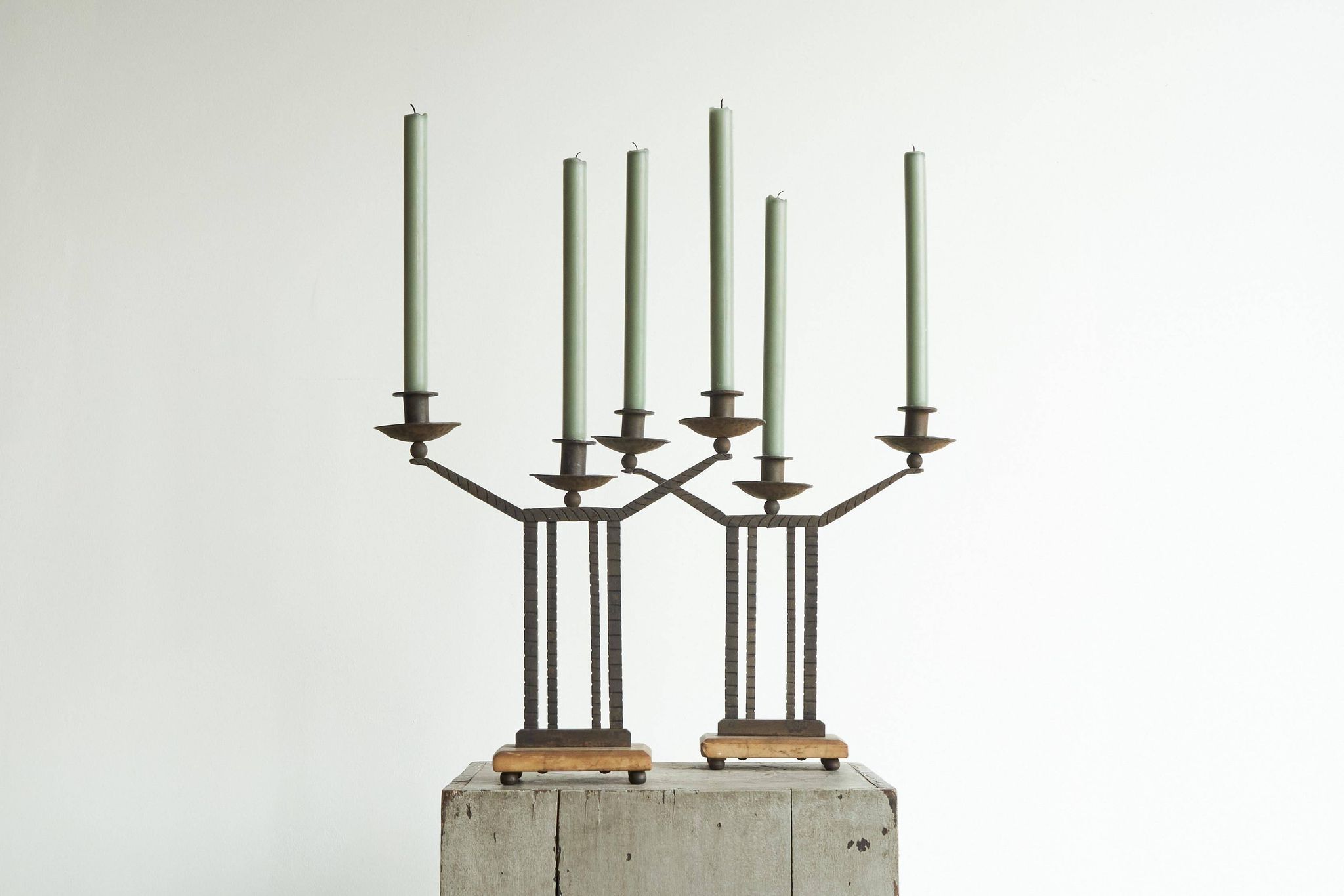 Art Deco pair of candle holders in wrought iron and stone