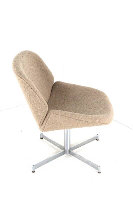 Geoffrey Harcourt for Artifort Exquis armchair - new upholstered