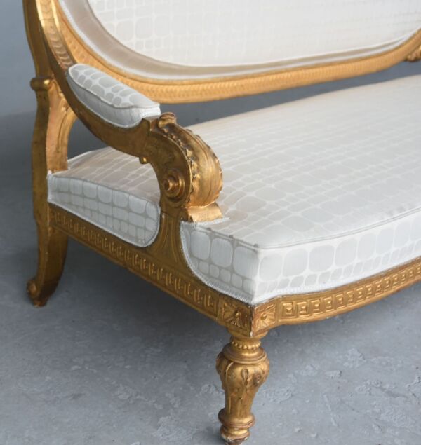 Banquette basse en bois doré de style Louis XVI époque Napoléon III