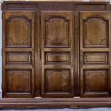 French handcrafted oak wardrobe – House of Centuries
