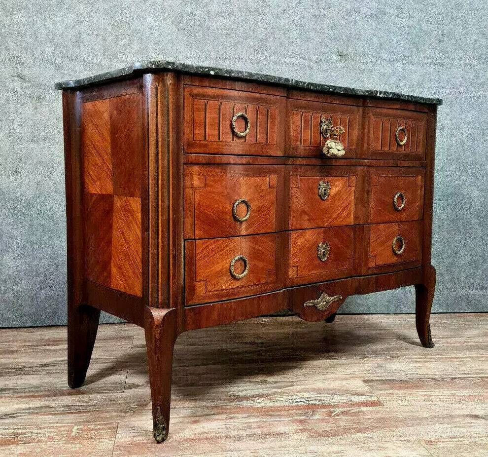 Louis XV period crossbow chest of drawers in precious wood marquetry circa 1750