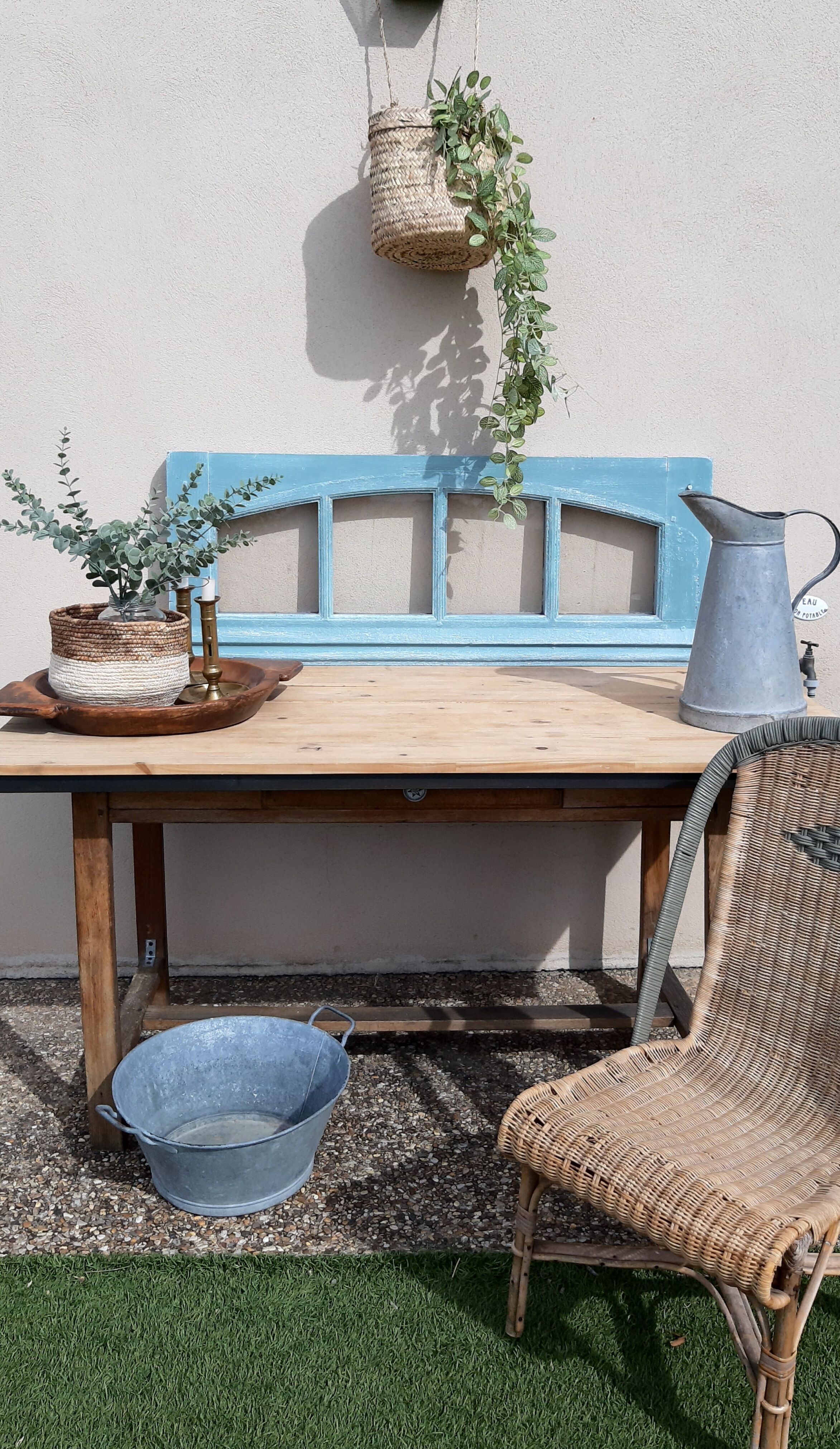 Half-moon beef eye window