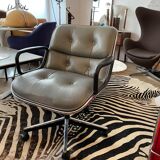 Fauteuil Executive Pollock en cuir gris par Knoll