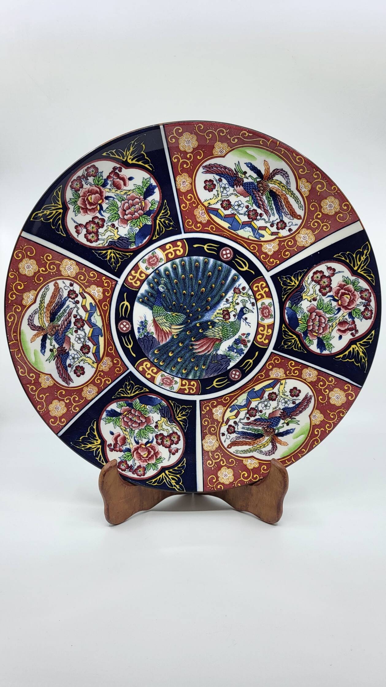 Large Chinese dish signed in Imari porcelain decorated with peacocks and flowers 1970 Vintage