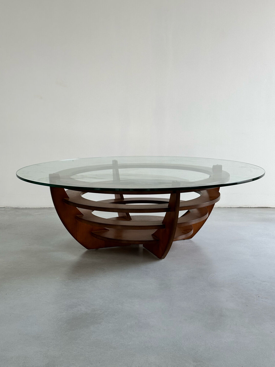 Designer coffee table, foot and circular top from the 60s