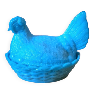 Sugar bowl or hen bonbonniere in opaline