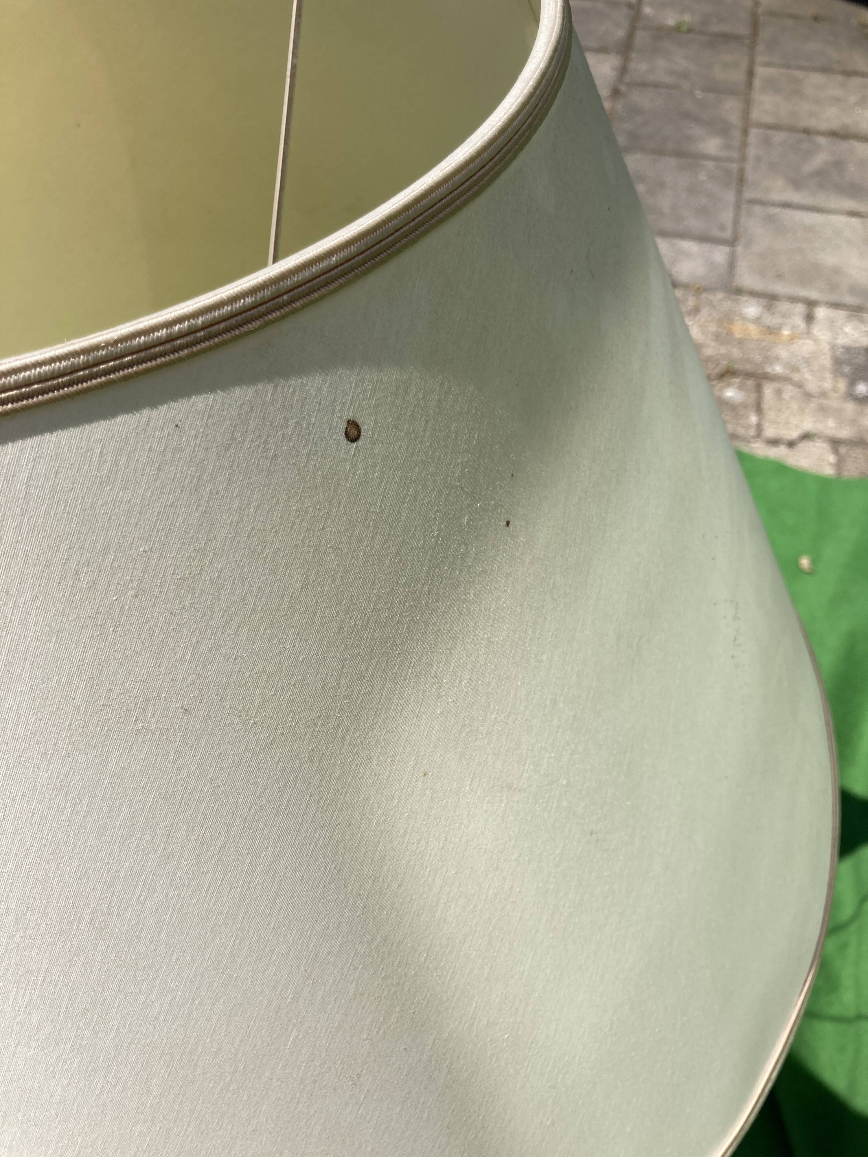 Antique wallpaper print roller lamp