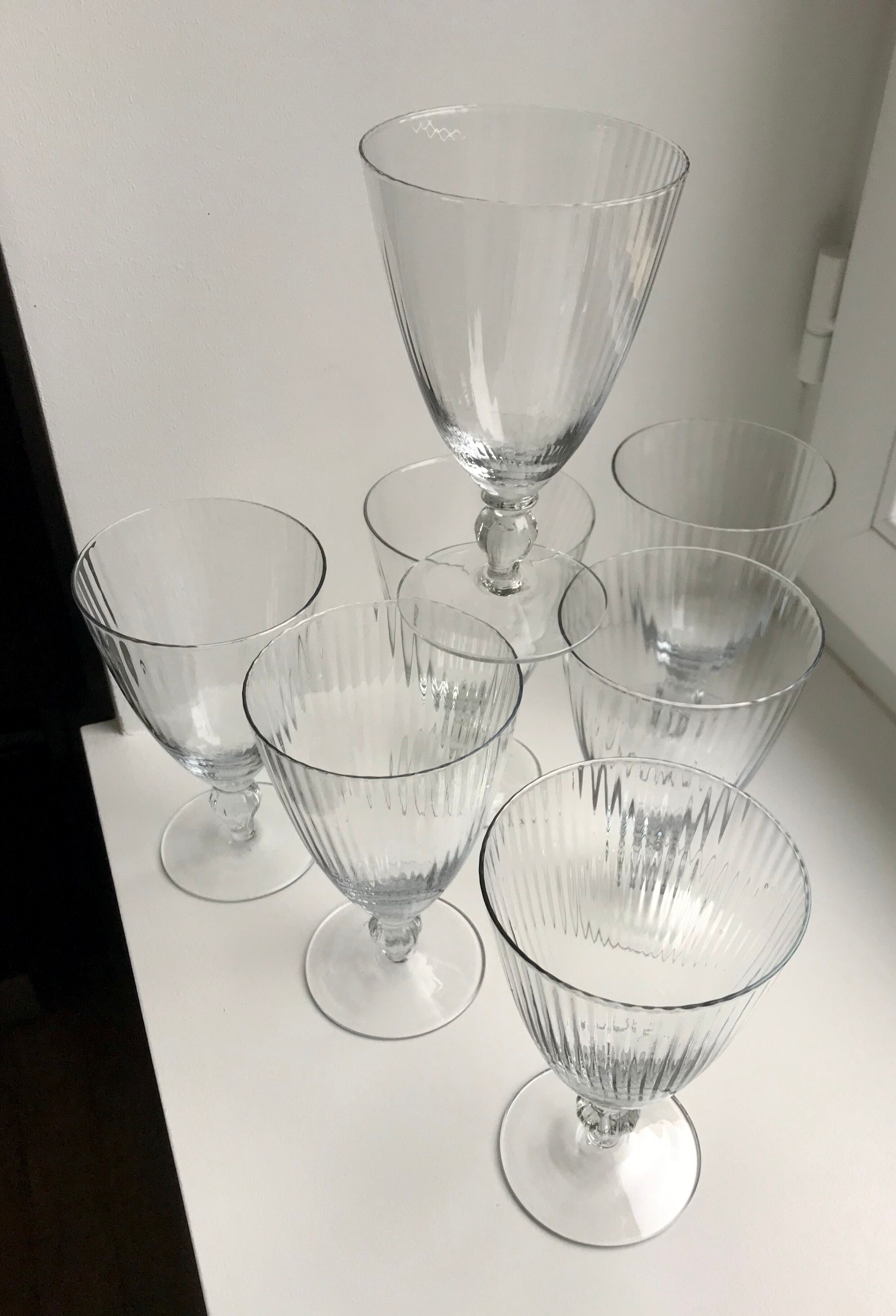 Set of 7 molded glass wine glasses 30-40s