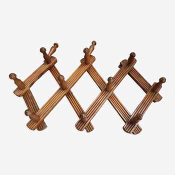 Wall-mounted cloakroom coat racks hooks wood extendable accordion