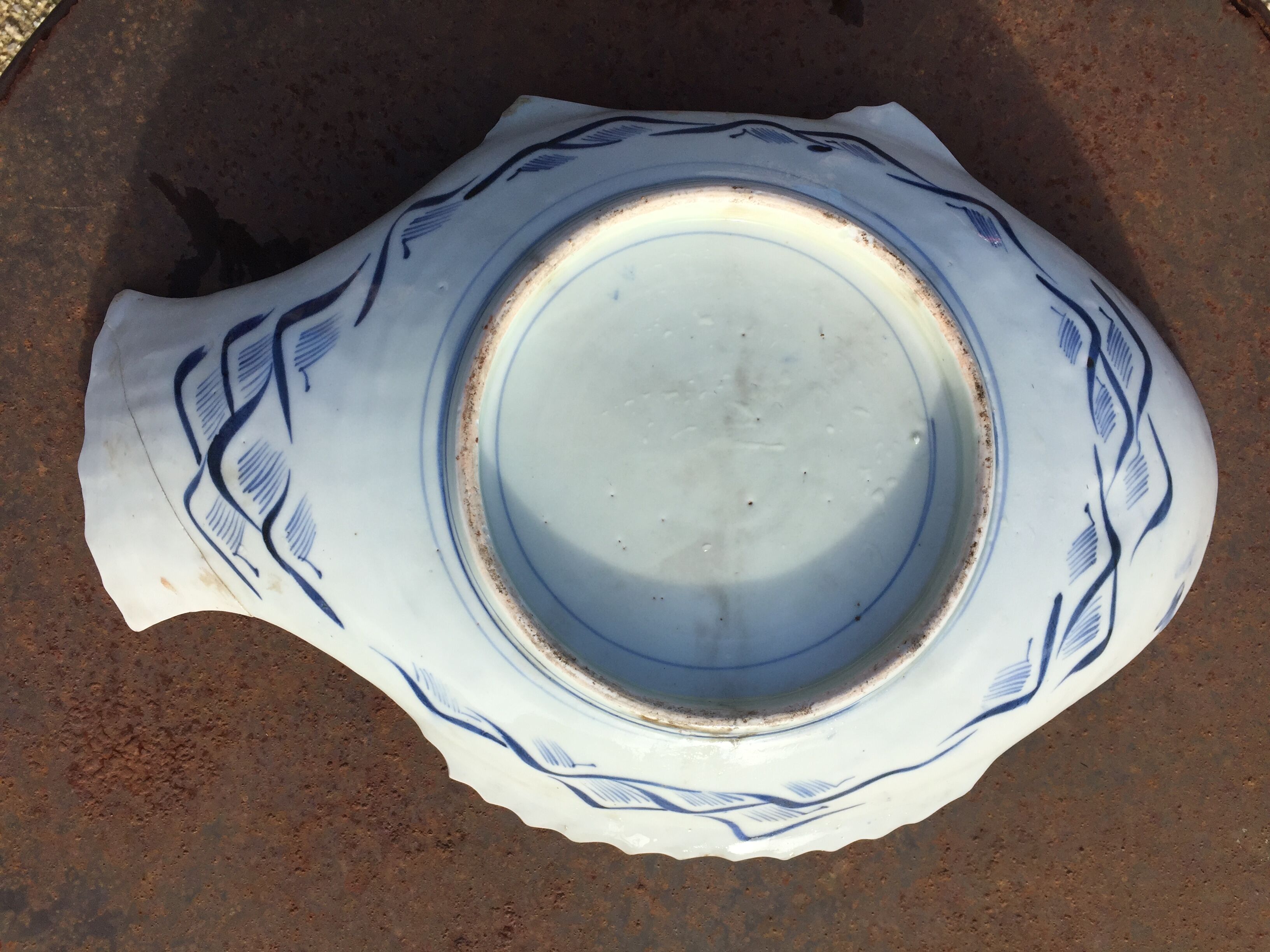 Imari dish in the shape of fish 41 x 26cm