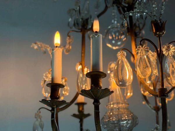 Lustre cage en bronze garni de pampilles de cristal, vers 1880
