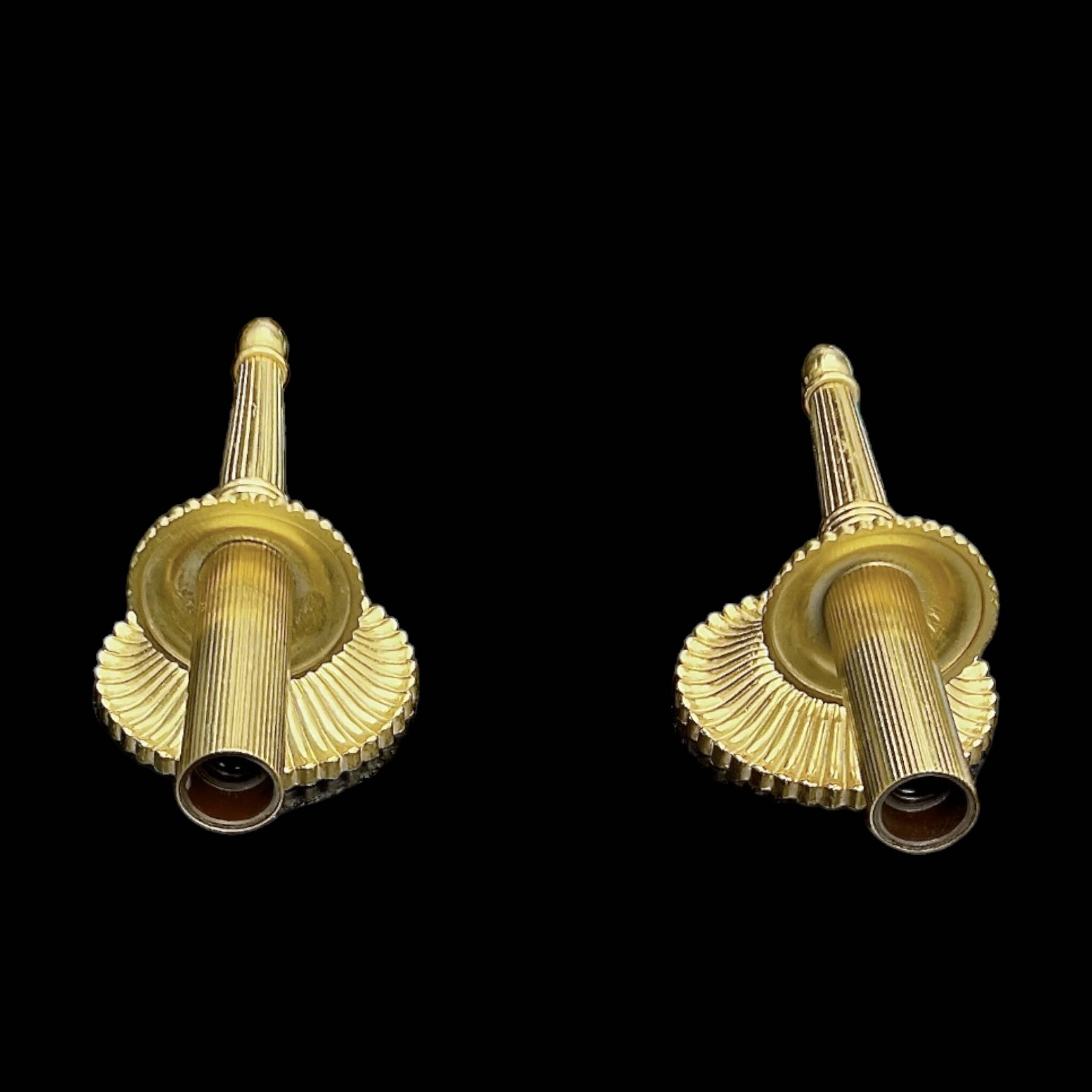 Paire d’appliques murales anciennes en laiton doré – style classique