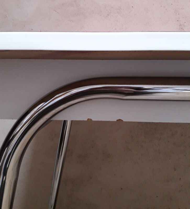 Table formica chrome