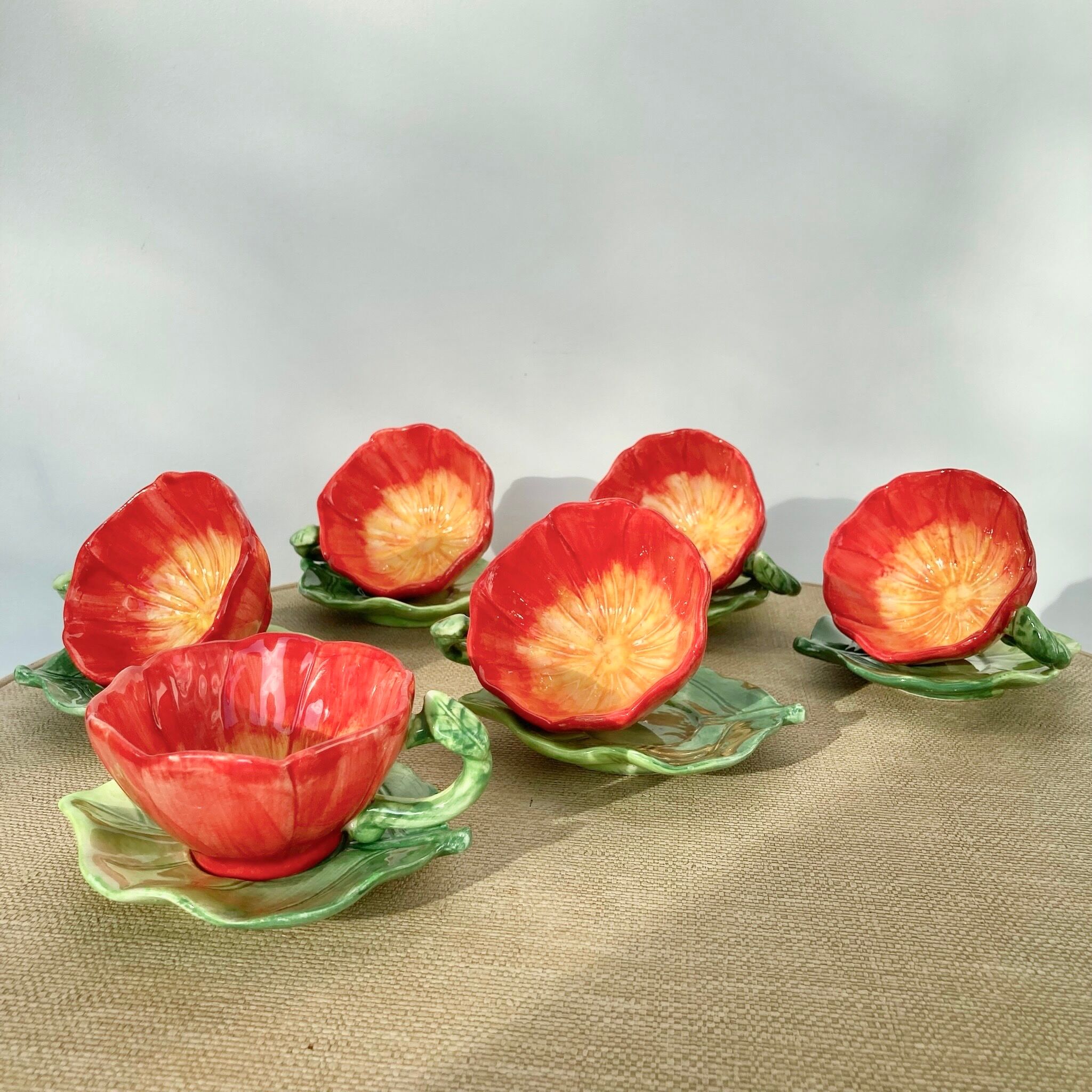 Coffee cups flowers slurry