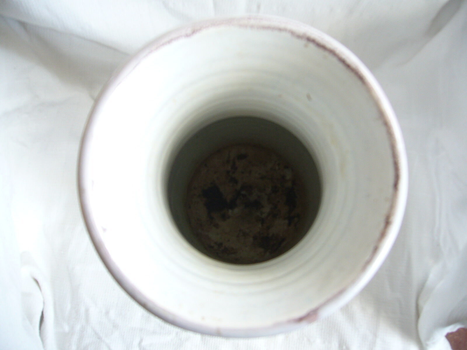 white ceramic vase 60s/70s
